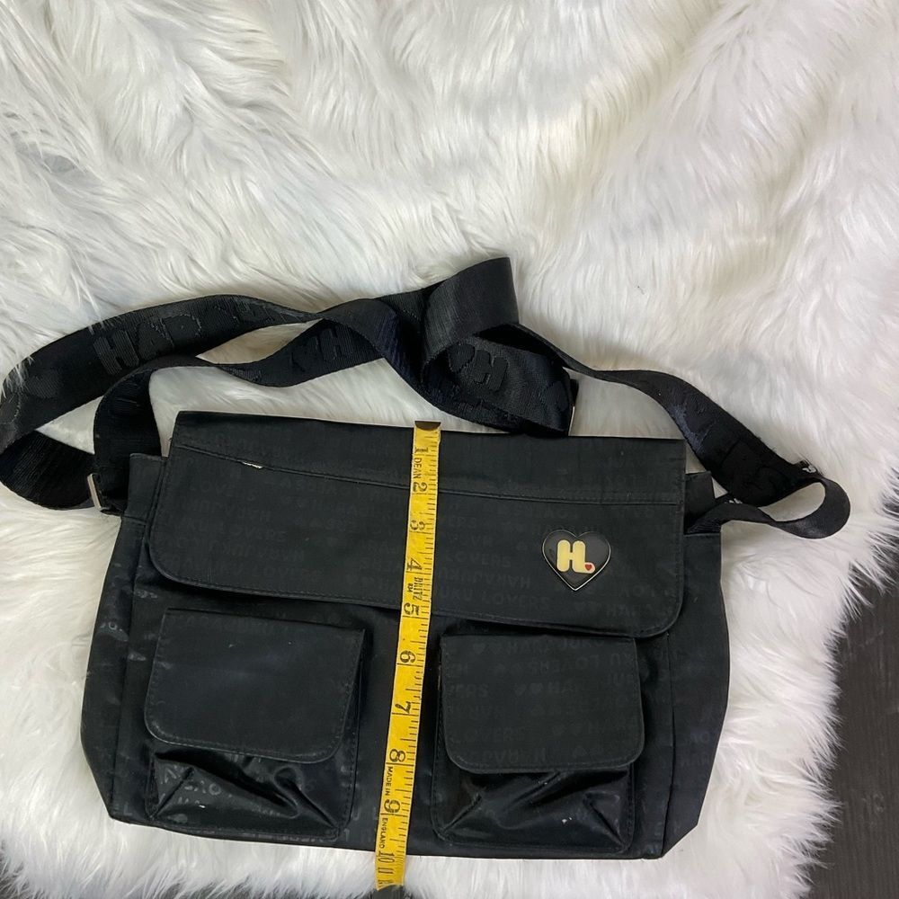 Harajuku Lovers Unisex Black Multi Pocket Crossbody Messenger Bag - Picture 6 of 13